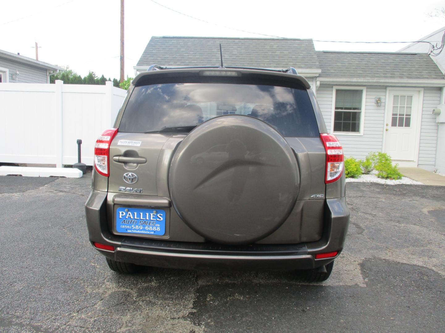 2011 GRAY /tan Toyota RAV4 Base I4 4WD with 3rd Row (2T3JF4DV5BW) with an 2.4L L4 DOHC 16V engine, 4-Speed Automatic transmission, located at 540a Delsea Drive, Sewell, NJ, 08080, (856) 589-6888, 39.752560, -75.111206 - Photo#5